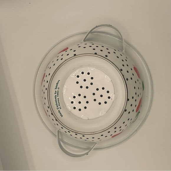 Vintage Colander, White with Red Strawberries by Teleflora 1983 - Picture 6 of 9